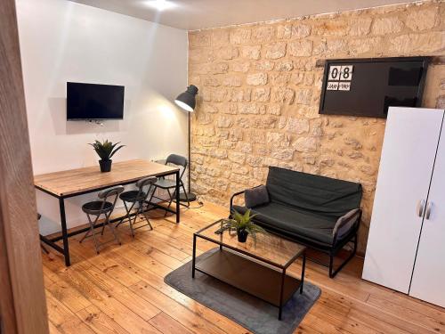 Home Sweet Home Le Chapelais Montmartre
