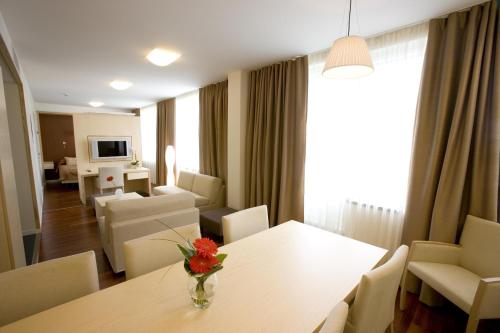Μια τηλεόραση ή/και κέντρο ψυχαγωγίας στο Original Sokos Hotel Alexandra Jyväskylä