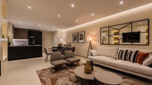 Frontline luxury 10 mins from Puerto Banús RDR303