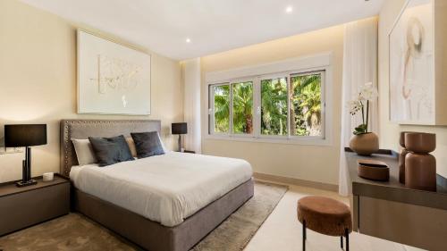 Frontline luxury 10 mins from Puerto Banús RDR303