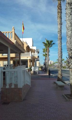 Apartamento Naranja con piscina urb El Paraiso