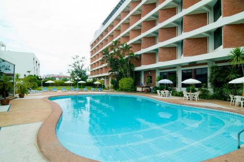 Swimmingpoolen hos eller tæt på Wiang Inn Hotel