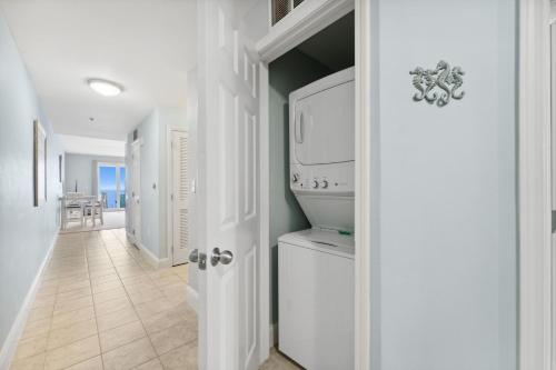 A Shore Thing at Laketown Wharf #1904 by Nautical Properties photo 22