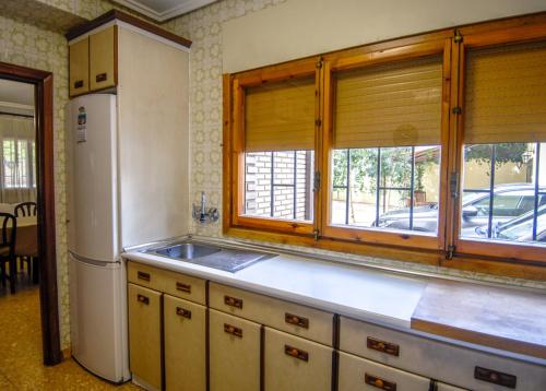 Kuchyň nebo kuchyňský kout v ubytování VILLA AFRICA