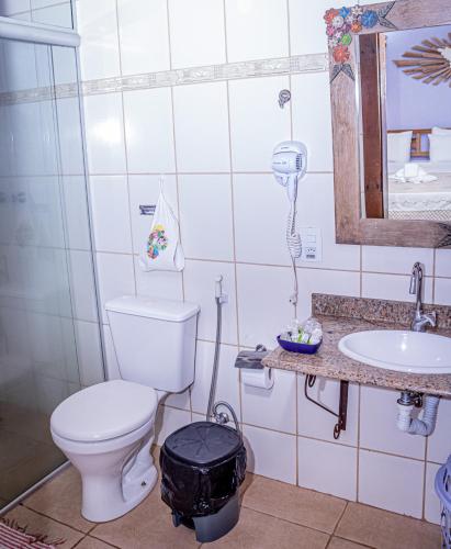 Ένα μπάνιο στο Casa de Violeta Pousada
