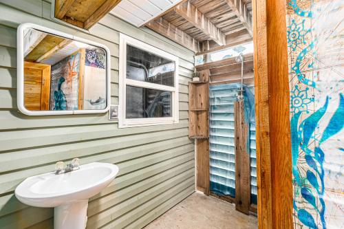The Wet Mermaid, Galveston (updated prices 2024)