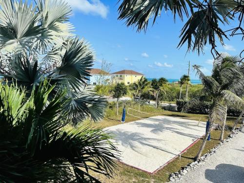 Galería fotográfica de Beautiful Island Villa - Beach Access on Private 2 Acres en Moss Town