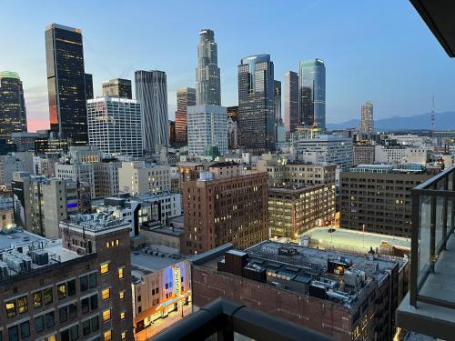 Top Floor 3 Bed 3 Bath Penthouse Living In Luxury photo 45