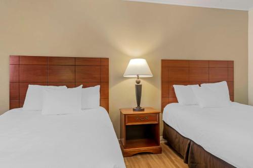 Ένα ή περισσότερα κρεβάτια σε δωμάτιο στο Best Western Plus Augusta Civic Center Inn