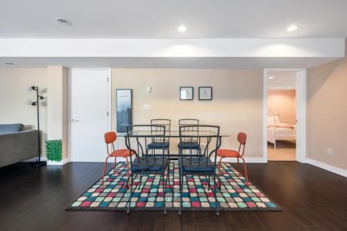 Explore Delta from Deluxe 2B/2B basement – Photos 4