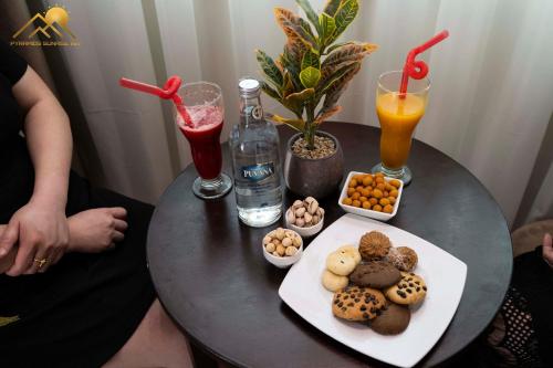 Makanan di atau berdekatan hotel