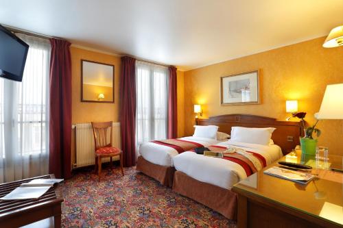 Gallery image of Hotel Paix Republique in Paris