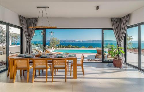 Beautiful Home In Ravni With Jacuzzi, Sauna And 2 Bedrooms