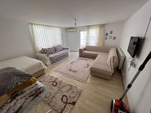 Çarşı İçinde , Teraslı 1+1 Daire