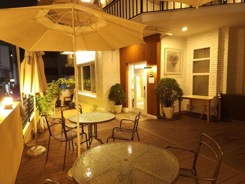 Kawasan patio atau luaran di OYO Myeongdong 5 Lodge