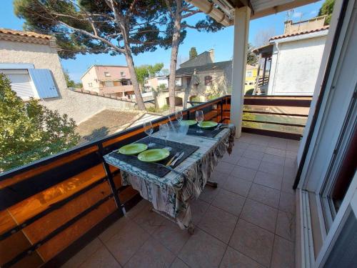 Appartement 3 Pièces Climatisé pour 6 Personnes avec Terrasse et Cuisine Équipée à Marseillan - FR-1-326-786