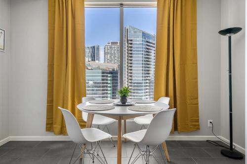 Gallery image of City View 1BR Downtown Calgary in Calgary