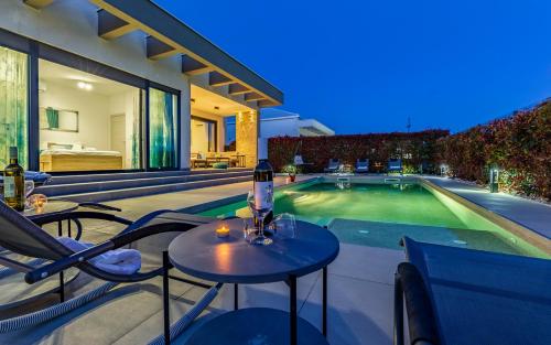 Villa Patras - Pool mit Hydromassage - istriensonne 0673