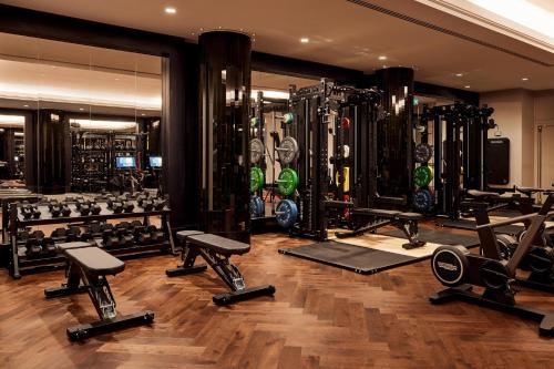 Pusat kecergasan dan/atau kemudahan kecergasan di Corinthia London