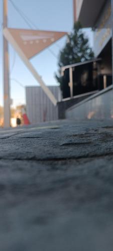 a blurry picture of a skateboard ramp in a skate park at Logement Chic, résidence azaléa - Alger in Draria