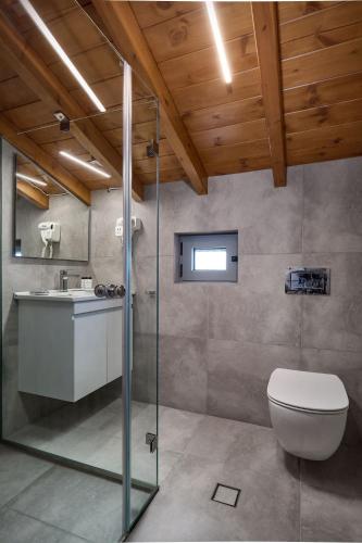 Ένα μπάνιο στο Quattro Suites