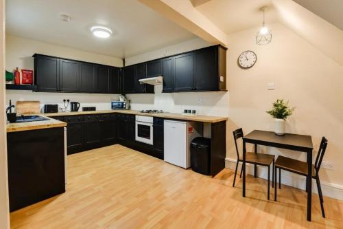 Poppy's Pad - Winchester Road Image