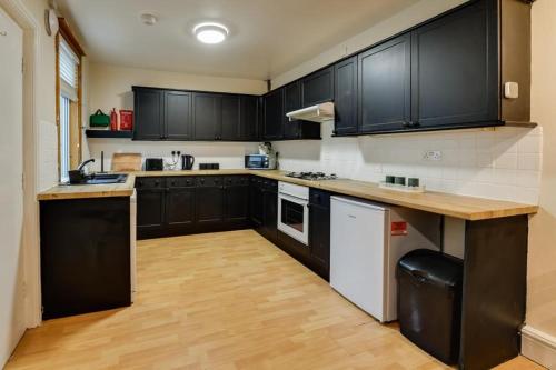 Poppy's Pad - Winchester Road Image