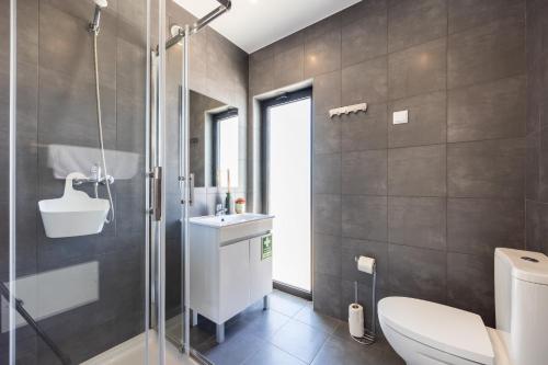 Et badeværelse på Villa Front Loop