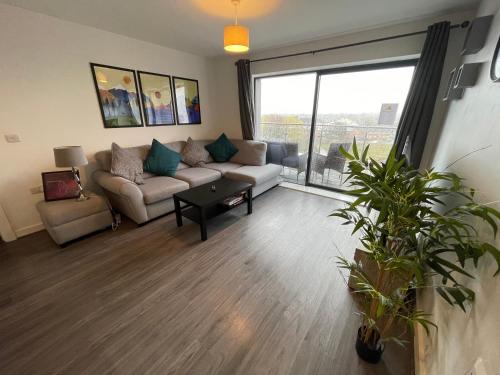 Balcony Marina Apartment With City Skyline Views - Free Secure Parking photo 15