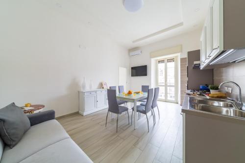 Chiara Modern Apartment by Wonderful Italy