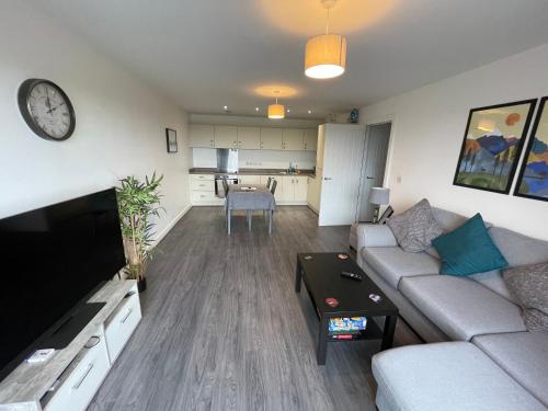 Balcony Marina Apartment With City Skyline Views - Free Secure Parking photo 20