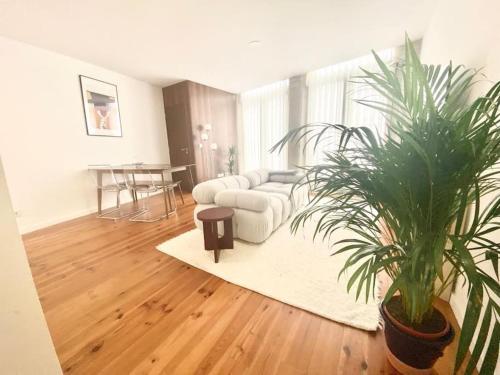 Padre António Vieira flat E - 2 Bedroom Near Campanhã train station