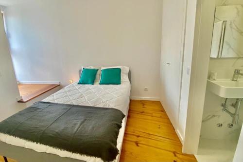 Padre António Vieira flat E - 2 Bedroom Near Campanhã train station