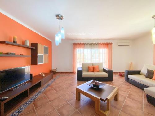 Spacious villa in Portimão ideal for families #1938