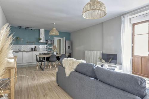 Kuchyňa alebo kuchynka v ubytovaní Le Commingeois - DUPLEX - 3 chambres - 110 m