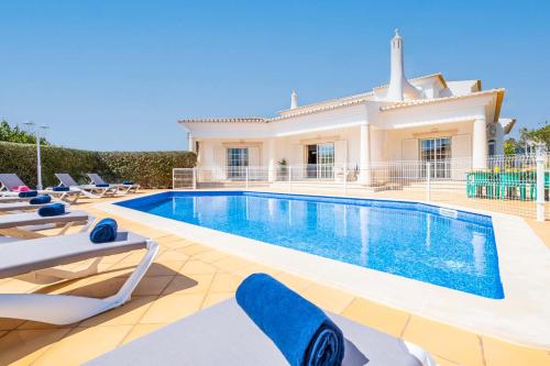 Villa Rose Bay - Refúgio familiar com piscina aquecível e BBQ em Albufeira