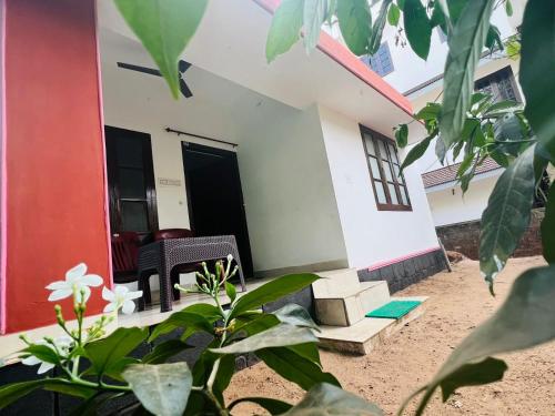 A garden outside SAND BEACH HOUSE VARKALA
