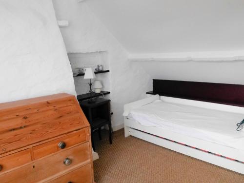 Кровать или кровати в номере Maison Bangor, 3 pièces, 4 personnes - FR-1-418-157