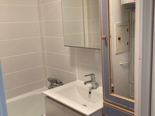 Ванна кімната в Appartement Le Pleynet, 1 pièce, 3 personnes - FR-1-557A-26