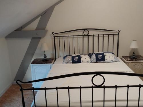 Ένα ή περισσότερα κρεβάτια σε δωμάτιο στο Sunflower Valley Villa, Léobard