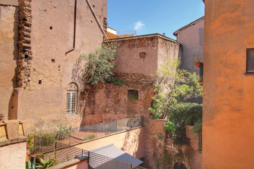 Ciambella Arch Apartment for 6 people @Largo Argentina