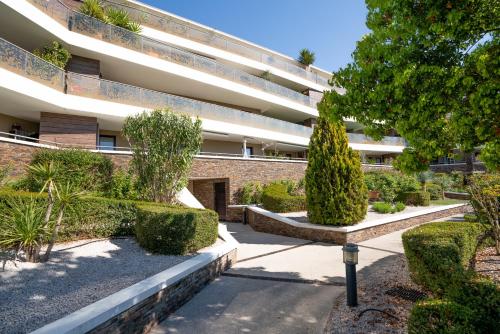 Κήπος έξω από το Appartement T2 Muses