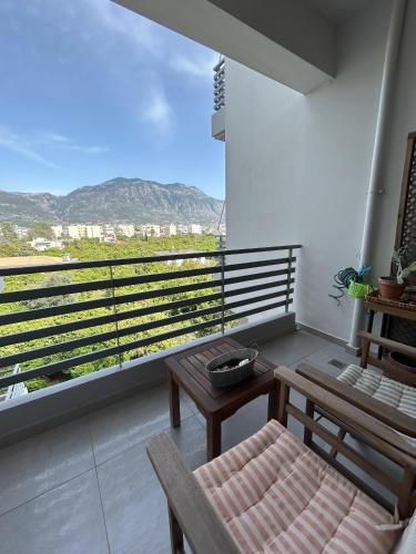 Ηλιόλουστο διαμέρισμα/ Sunny Apartment