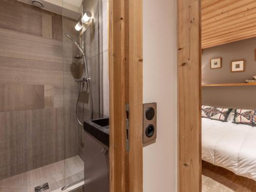 Appartement spacieux avec wifi, parking, balcon Sud à 10 min des commodités