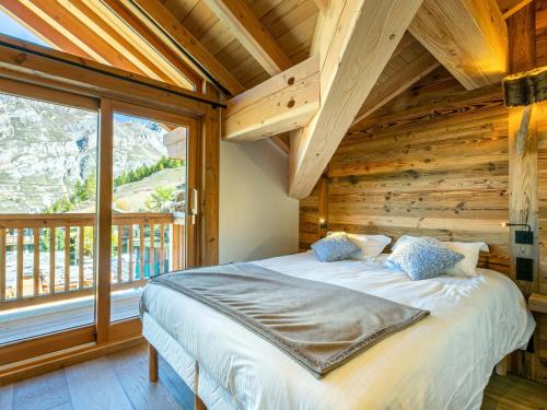 Appartement chalet de luxe à Val-d'Isère avec garage, balcon et wifi, à proximité des pistes