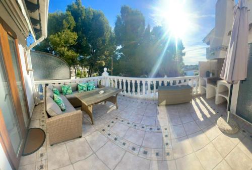 Ein Balkon oder eine Terrasse in der Unterkunft Casa El Bella 1 Moraira