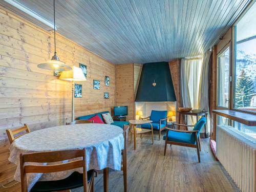 Charmant 3 pièces avec balcon, Wifi, acceptant animaux, au centre de Val-d'Isère