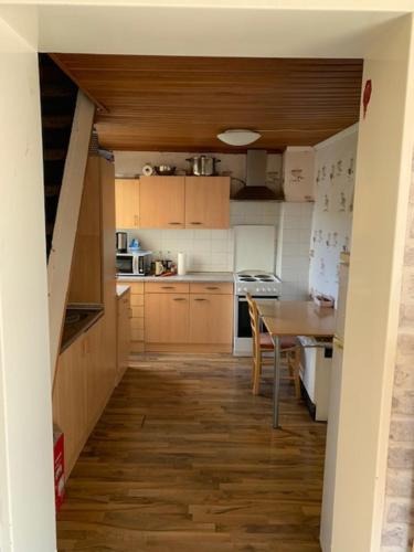 Η κουζίνα ή μικρή κουζίνα στο Monteurzimmer Bigler