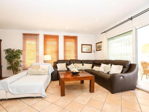 Villa Paquita by Clabao