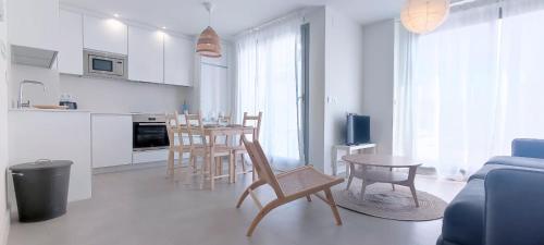 Panorama Beach - Sea Breeze Apartment